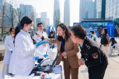 打制了线上线下一体化的食安宣传模式