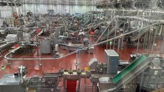 车间更像一座肉类“智能工场”